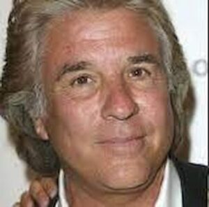 Jon Peters Bio, Age, Height, Family, Superman, Wife, Net Worth